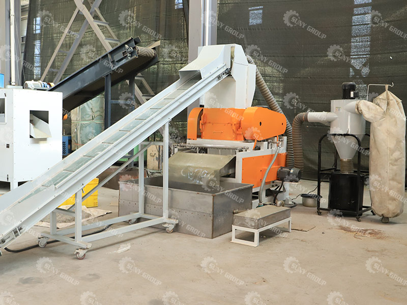 wet-type waste cable recycling equipment