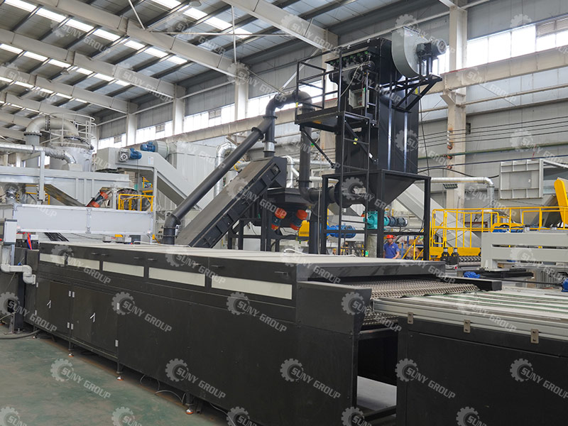 Photovoltaic panel recycling equipment