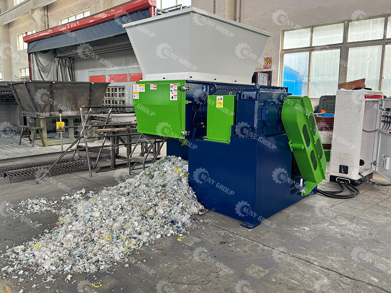 Single shaft shredders